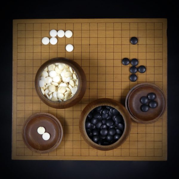 Jeu de go traditionnel japonais (dessus)