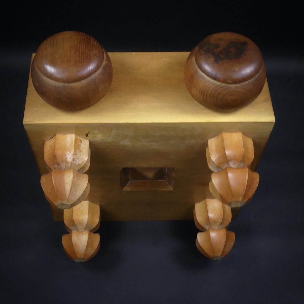 Plateau De Jeu Baduk (Go) En Bois Sculpté Années 70 Avec Pierres Goban Go-Ishi Corée