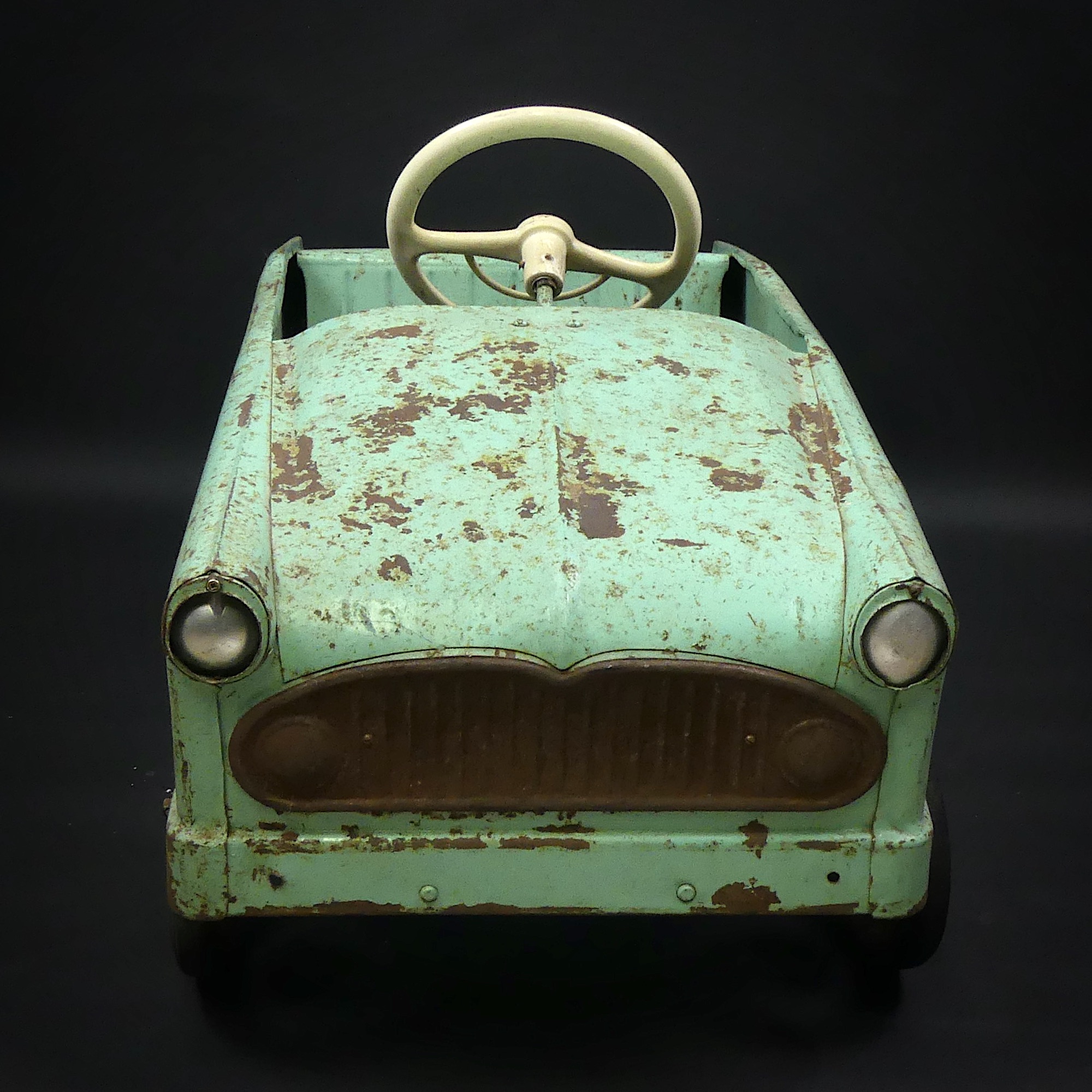 Voitures à pédales vintage - Manèges classiques pour enfants et adultes