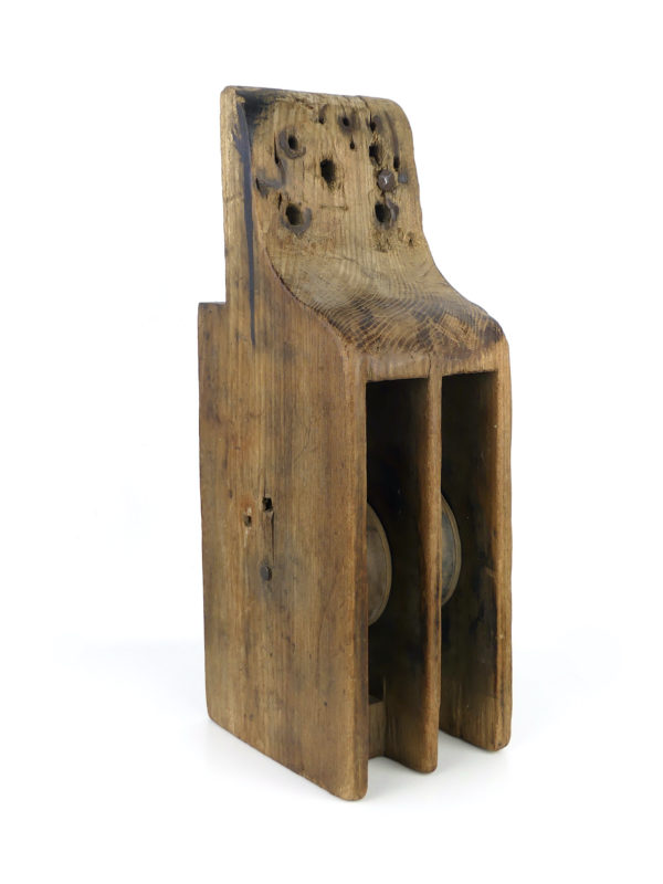 Grande poulie de bateau ancienne en bois massif à 2 réas (3/4)