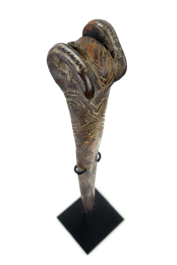 Dague en os de casoar Abelam ancienne (dessus 3/4)