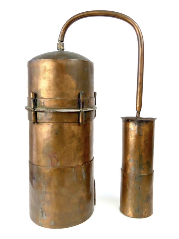 Petit alambic d'apothicaire en cuivre (derrière)