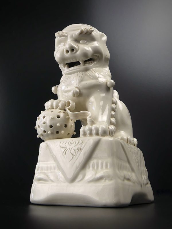 Chien de Fo mâle en porcelaine chinoise (3/4)