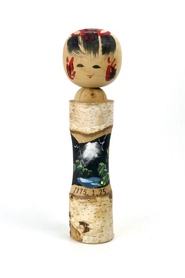 4 Kokeshi japonaises en bois 70 (K3 face)
