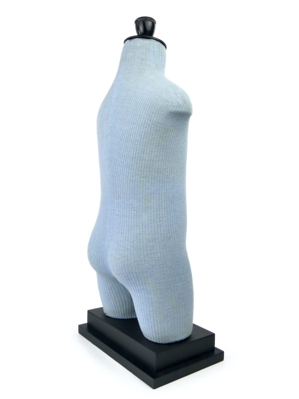 Mannequin enfant Cléo ancien sur socle en bois (3/4)