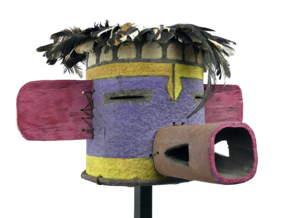 Grand masque heaume rose et violet Kachina Hopi (3/4 détail)