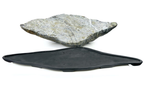 Grande pierre suiseki montagne sur daiza noir Shōwa Japon (détail)