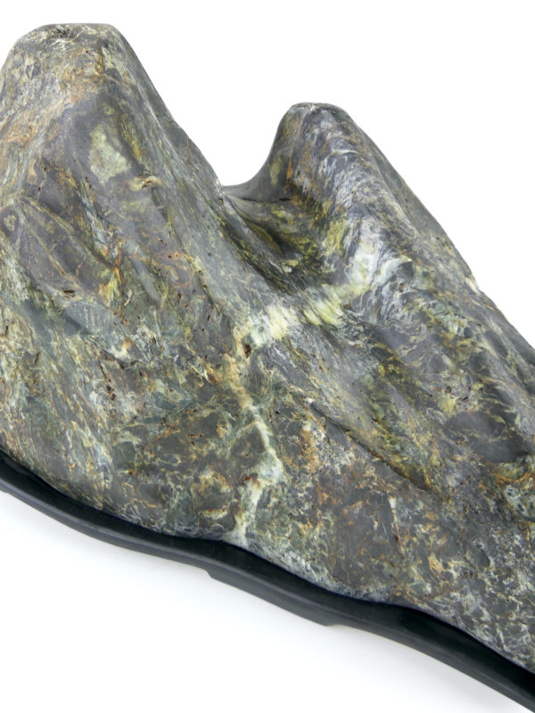 Grande pierre suiseki montagne sur daiza noir Shōwa Japon (détail)