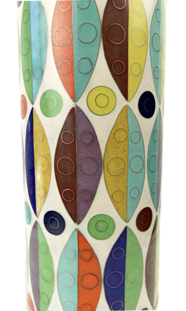 Pot à thé cloisonné blanc et multicolore Fabienne Jouvin (détail)