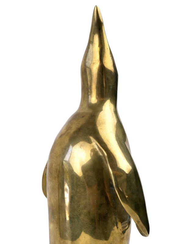 Sculpture pingouin moderniste en laiton des années 70 (détail)
