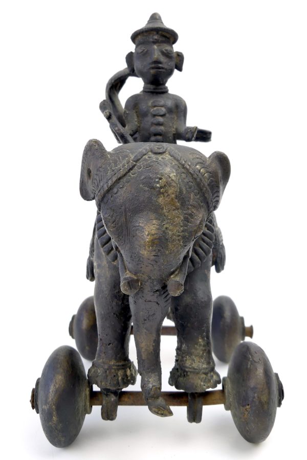 Jouet Rajput éléphant à roulettes en bronze Rajasthan (face)