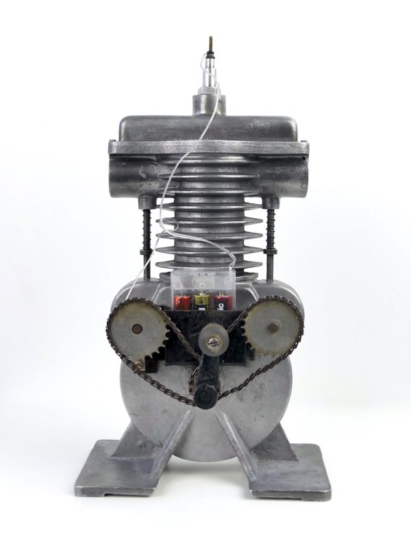 Coupe transversale de moteur BIOFIZ années 60 Pologne (face)