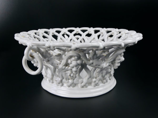 Jardinière Malicorne en faïence blanche Émile Tessier (3/4)