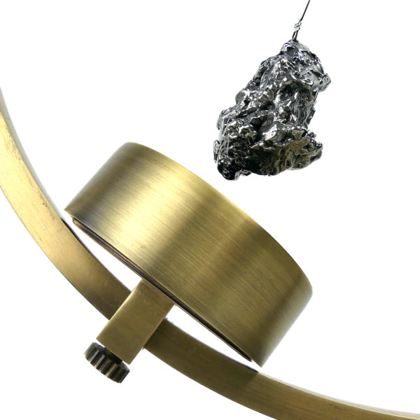 Météorite de Campo Del Cielo Sidérite en lévitation (détail)