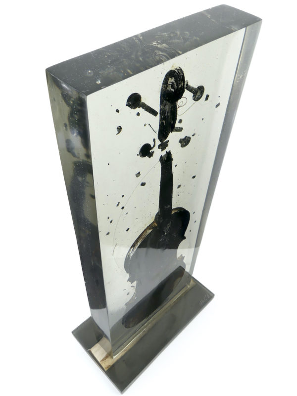 Grande sculpture violon brûlé en résine inclusion signée NAC’S (dessus 3/4)