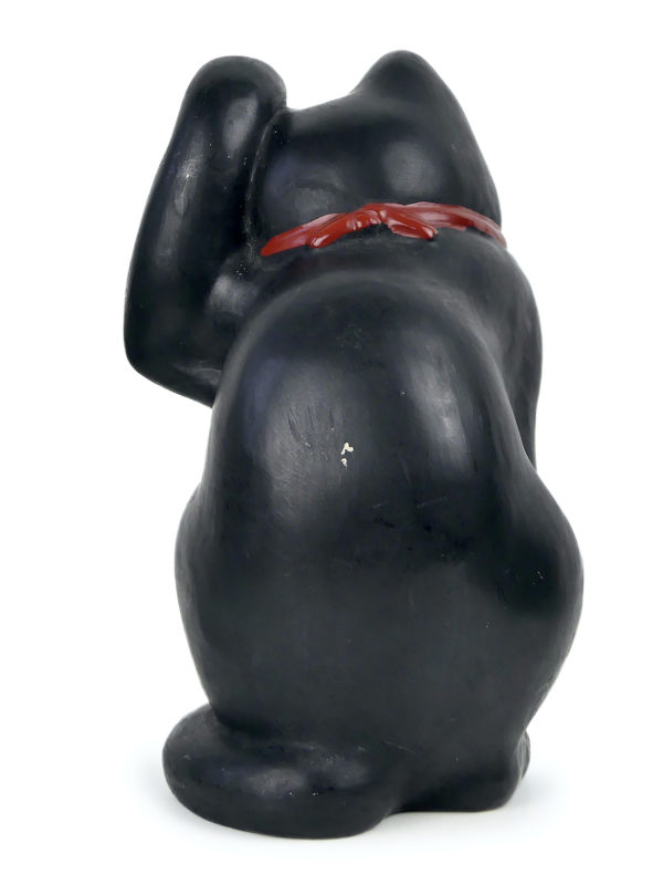 Maneki-neko noir et rouge ancien céramique signée (dos)