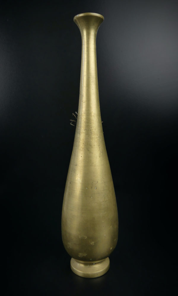 Vase soliflore araignée piriforme ancien en laiton (dos)