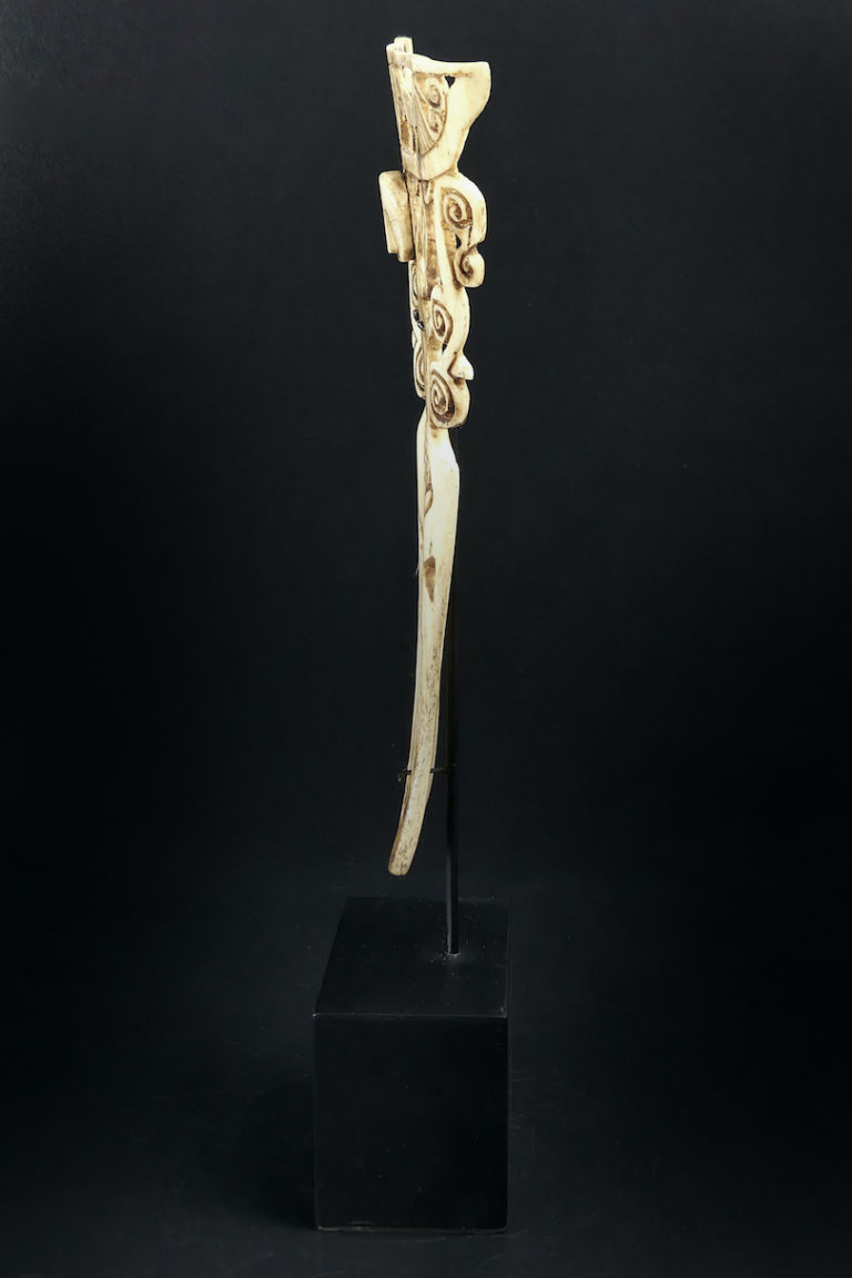Peigne Sculpté Maori En Os De Bois Et Ormeau Avec Plumes - Marque 81stgeneration - Neuf Avec étiquettes