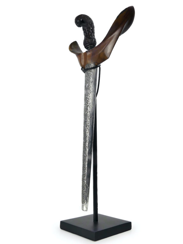 Kriss indonésien à lame serpentine en acier damassé bois et argent (3/4)