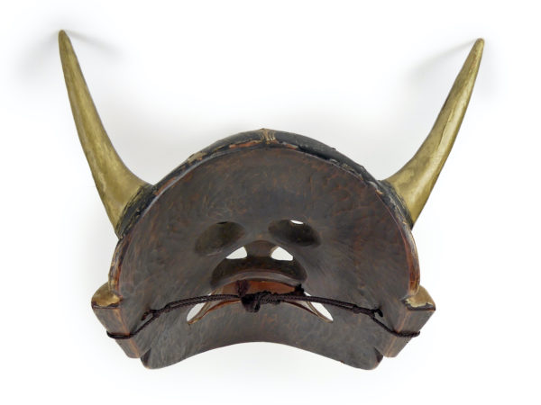 Masque Hannya rare et prestigieux en bois léger (dessus dos)