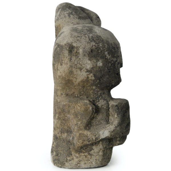 Statue Katoda Sumbanaise massive en pierre sculptée Timor (profil)
