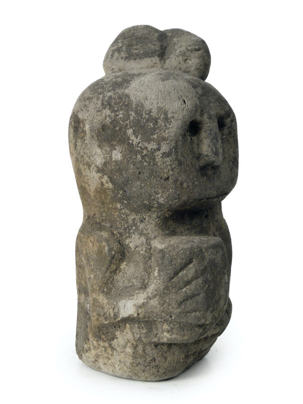 Statue Katoda Sumbanaise massive en pierre sculptée Timor (3/4)