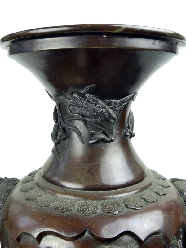 Encensoir monumental kōro japonais ancien en bronze et laiton (détail)