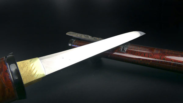 Aiguchi laqué rouge avec kozuka Tantō de samouraï Période Muromachi (lame)