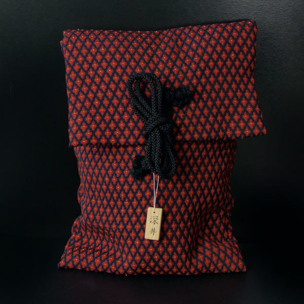 Masque Fukai femme triste aux 3 fossettes Théâtre nô Shōwa (sac)