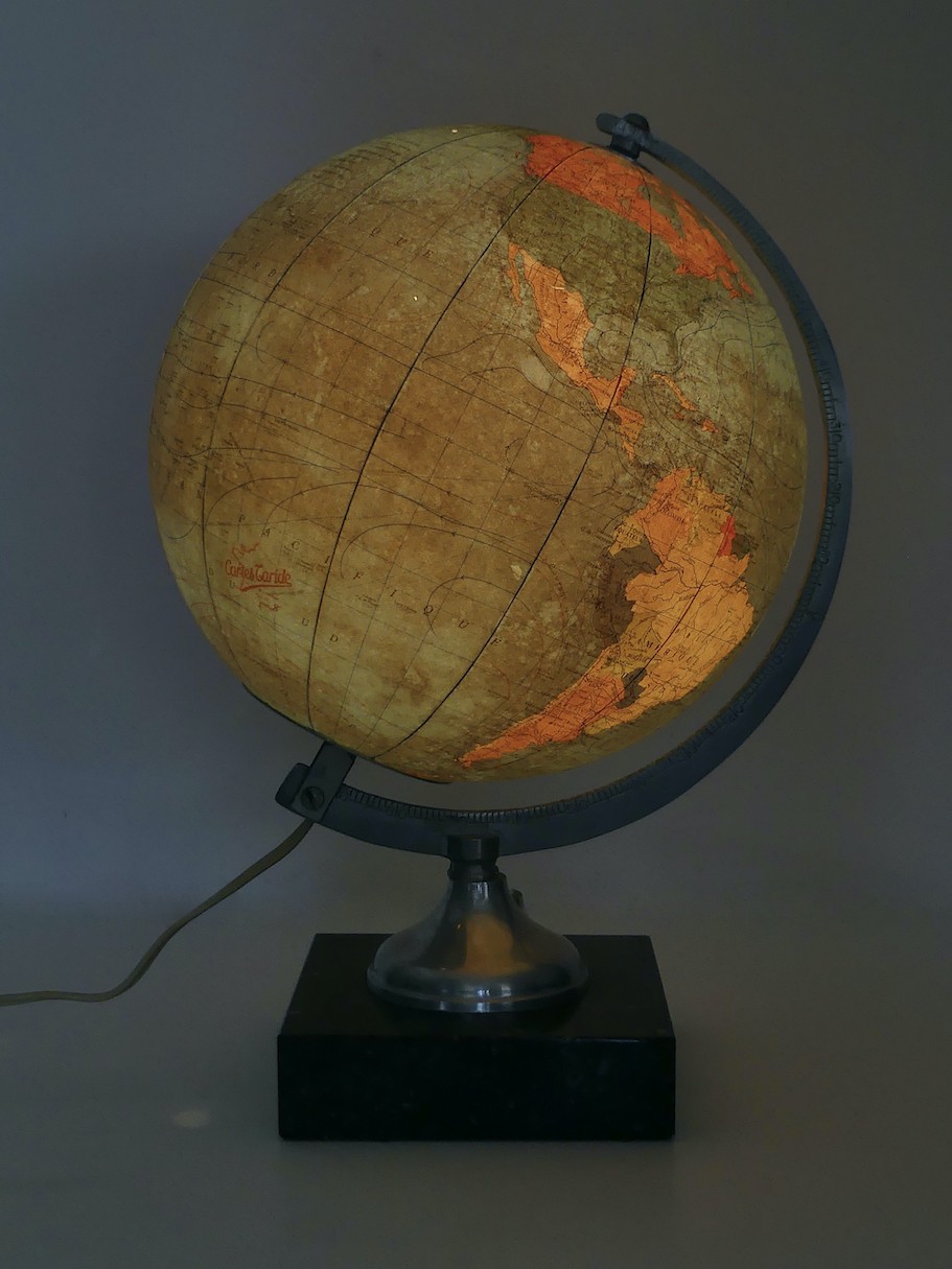 Globe terrestre vintage signé Taride