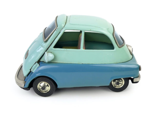 Isetta BMW à friction en tôle bleue des années 60 (profil)
