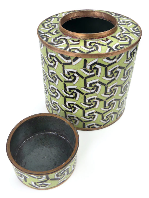 Pot cloisonné vert tendre noir et blanc en émail sur cuivre (ouvert)