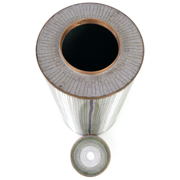 Pot à thé bambou vert de gris en cloisonné Fabienne Jouvin (dessus ouvert)