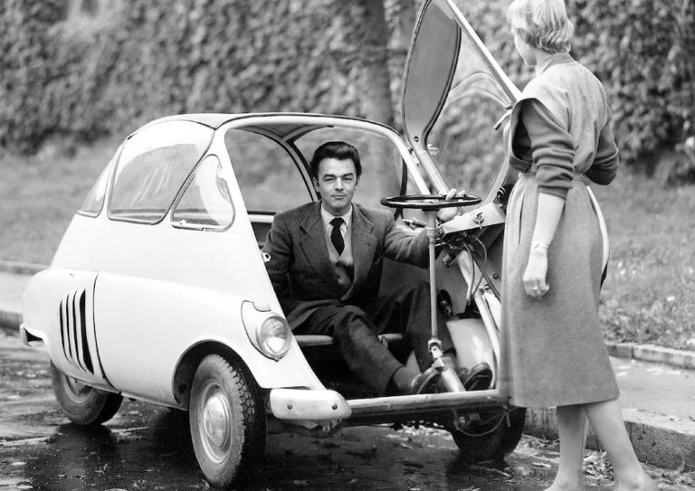 ANCIEN JOUET EN Tole A Friction Isetta Velam Gege 1956 EUR 30,00