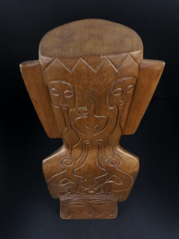 Grand Moaï Rapa Nui Île de Pâques en bois précieux ciselé (dessus)
