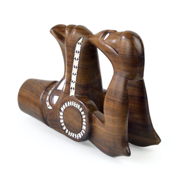 Tête de pirogue Nguzu Nguzu des îles Salomon Mélanésie (dessous 3/4)