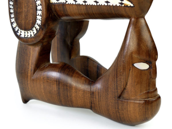 Tête de pirogue Nguzu Nguzu des îles Salomon Mélanésie (détail)