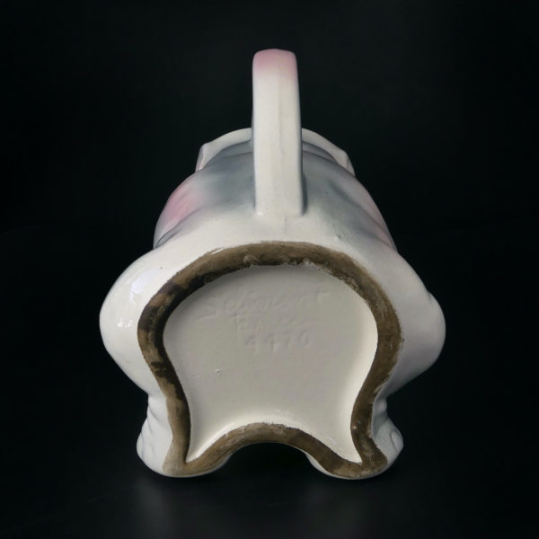 Pichet éléphant en céramique barbotine St-Clément (dessous)