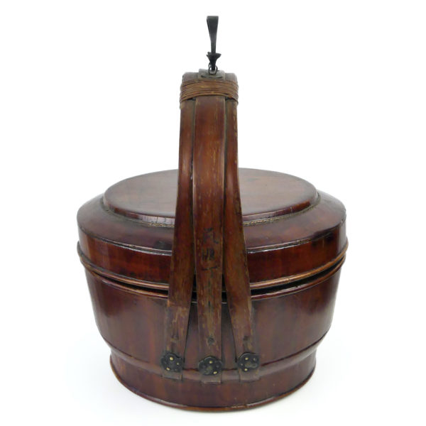 Bakul Sia chinois panier de mariage ancien en bois et bambou laqué (profil)