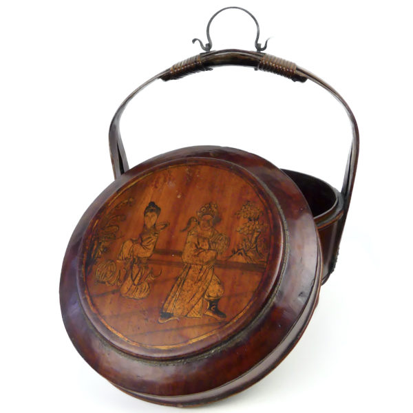 Bakul Sia chinois panier de mariage ancien en bois et bambou laqué (ouvert)