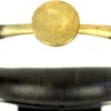 Collier Kalabuhu Nias Sumatra sur socle métallique noir (détail)