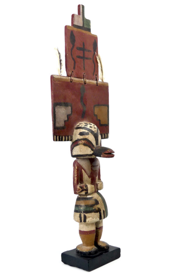 Poupée Kachina à Tabletta en bois léger polychrome sur socle (3/4)