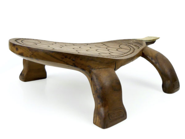 Petit tabouret tortue Honu râpe à noix de coco en bois de rose et os (3/4 dos)