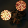 Petite lampe coquillages et oursins Lampe d’ambiance tropicale (allumée dessus)