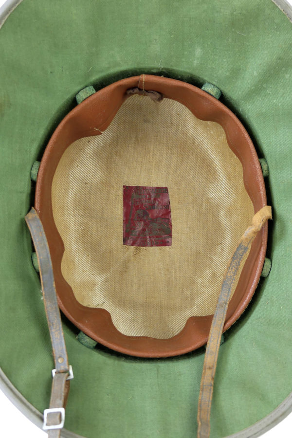 Casque colonial plat tunisien salacot léger sable et vert (détail dessous)