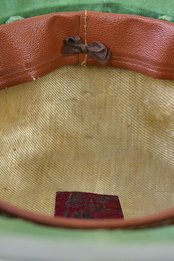 Casque colonial plat tunisien salacot léger sable et vert (détail dessous)