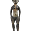 Statue Sépik iatmul figure féminine en bois et coquillages (face)