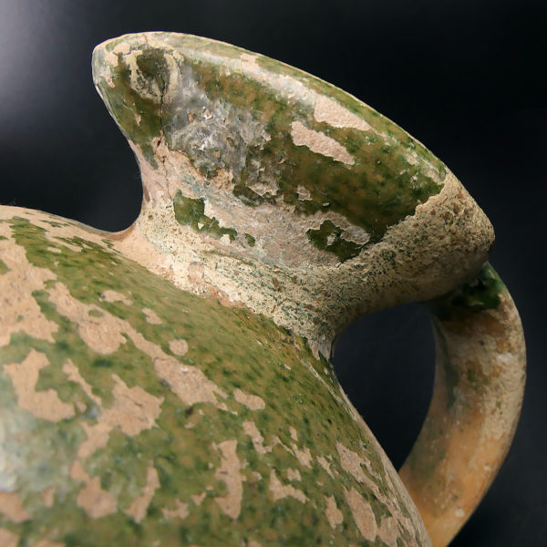 Cruche saintongeaise ancienne terre cuite à glaçure verte XIXe (détail)