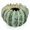 Gros vase organique rond vert de gris céramique à glaçure écume de mer effet lave (face)