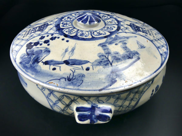 Soupière du Rex Hôtel de Saïgon et 5 cuillères en céramique Années 60 (profil)